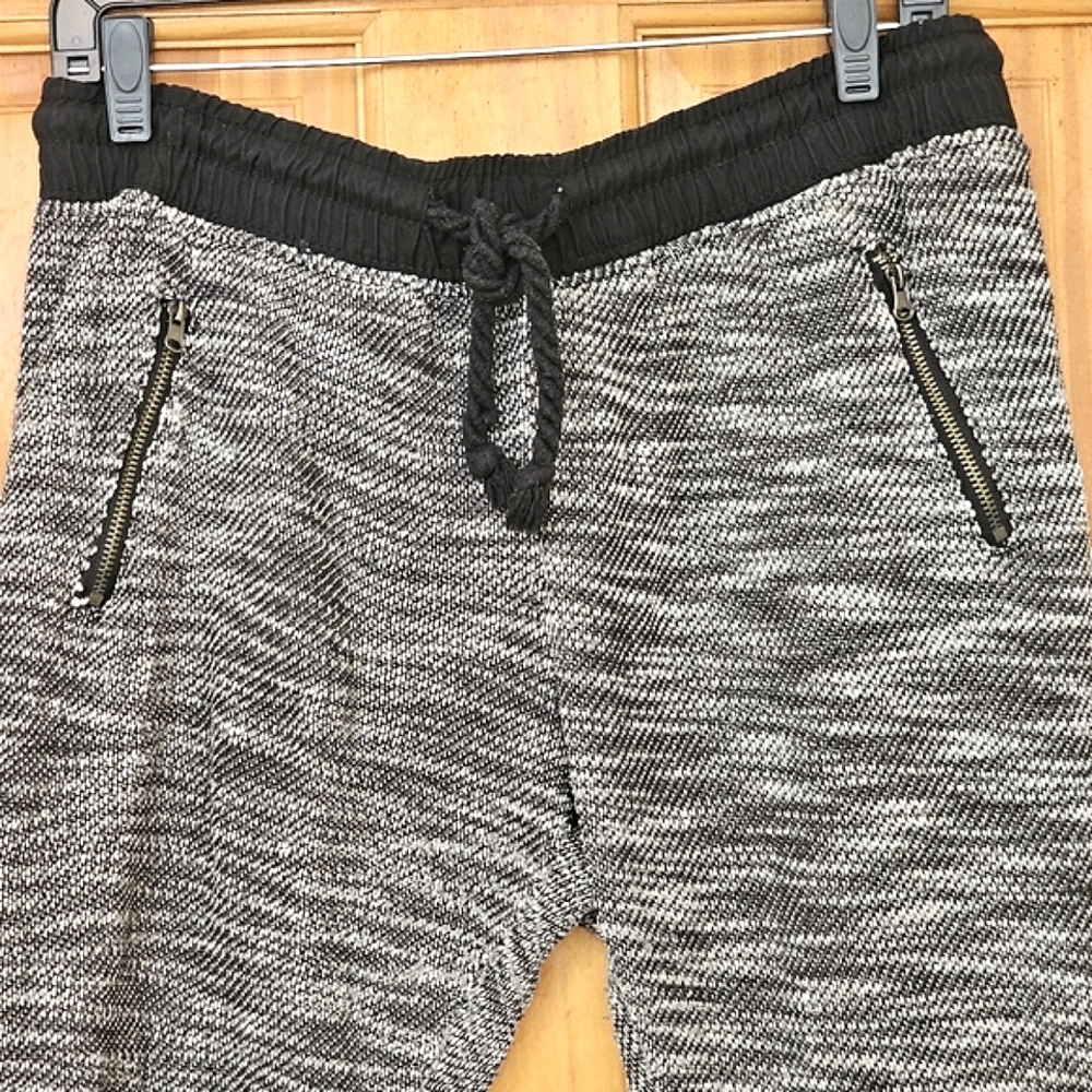 Blue Topic Women's Black and Gray Knit  Athletic Cropped Pants, Size M - Picture 3 of 10